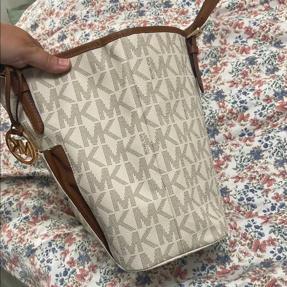 Michael Kors Monogram Cream and Brown Tote - Picture 11 of 12